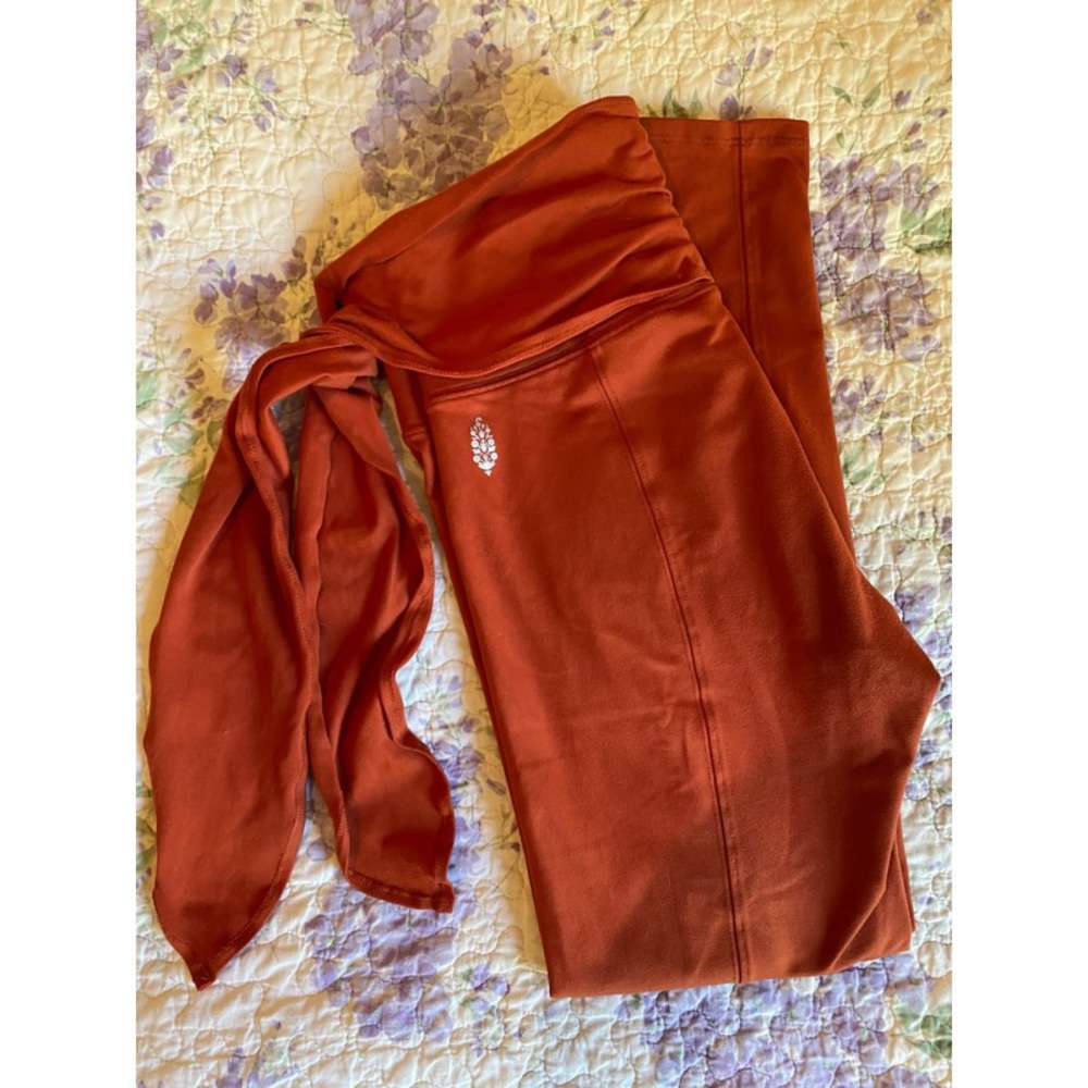 FREE PEOPLE MOVEMENT LEGGINGS